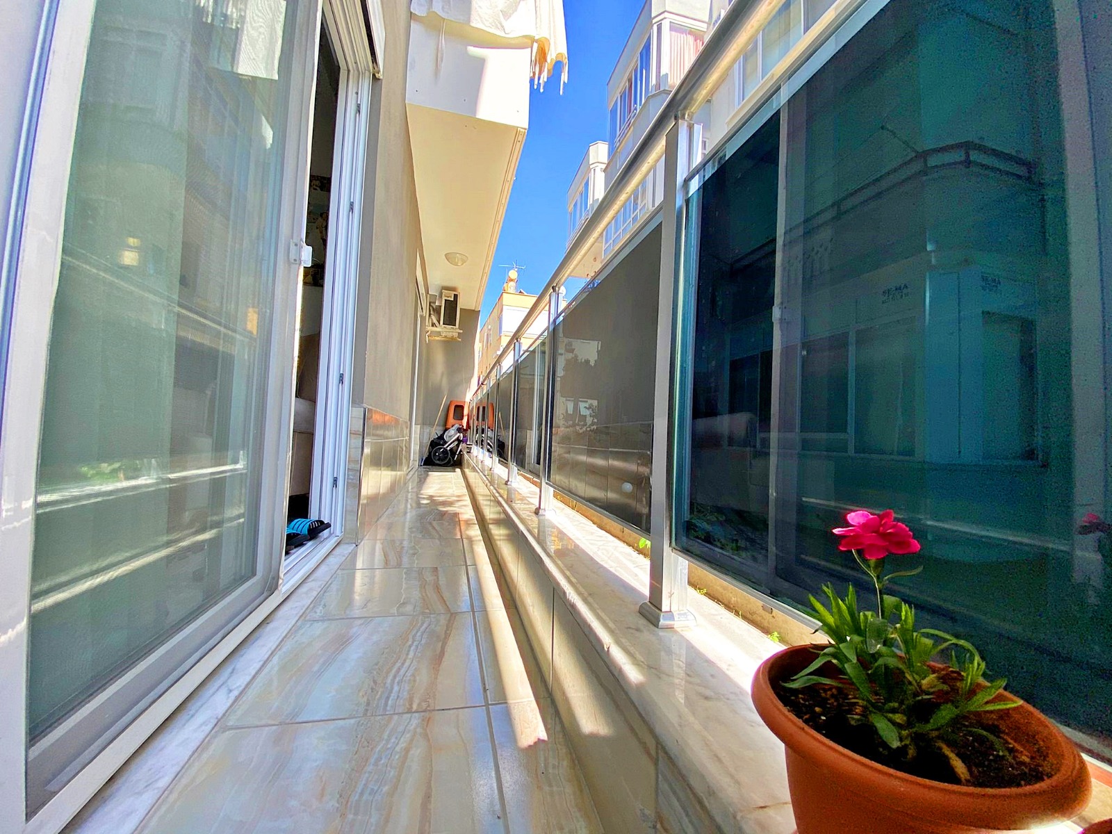 Недорогая квартира 1+1 в центре города, 70 м2 фото 29