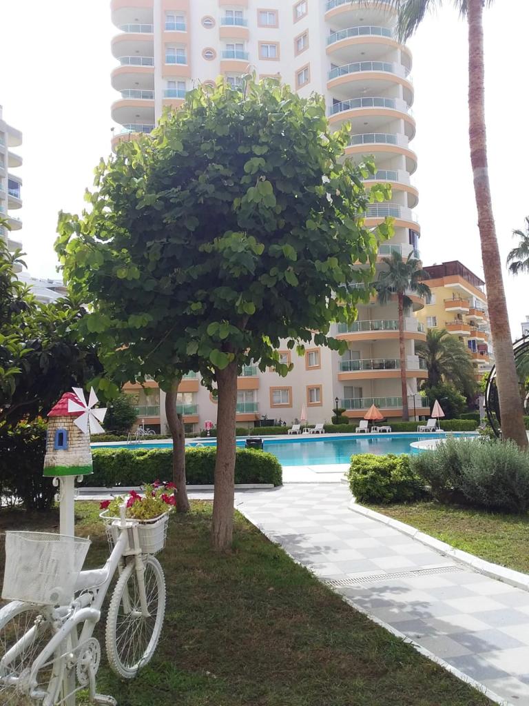 Spacious apartment 1+1, 70 m2 in an excellent complex. Mahmutlar, Alanya. фото 3