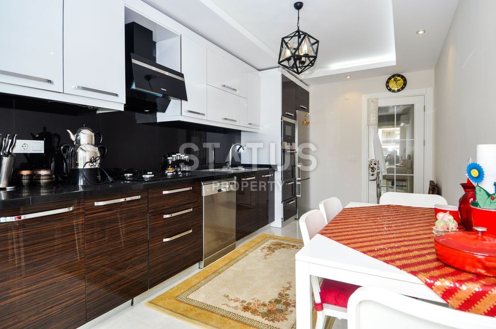 Четырехкомнатная квартира в 100 м от Средиземного моря в районе Кестель, 160 кв.м. фото 5