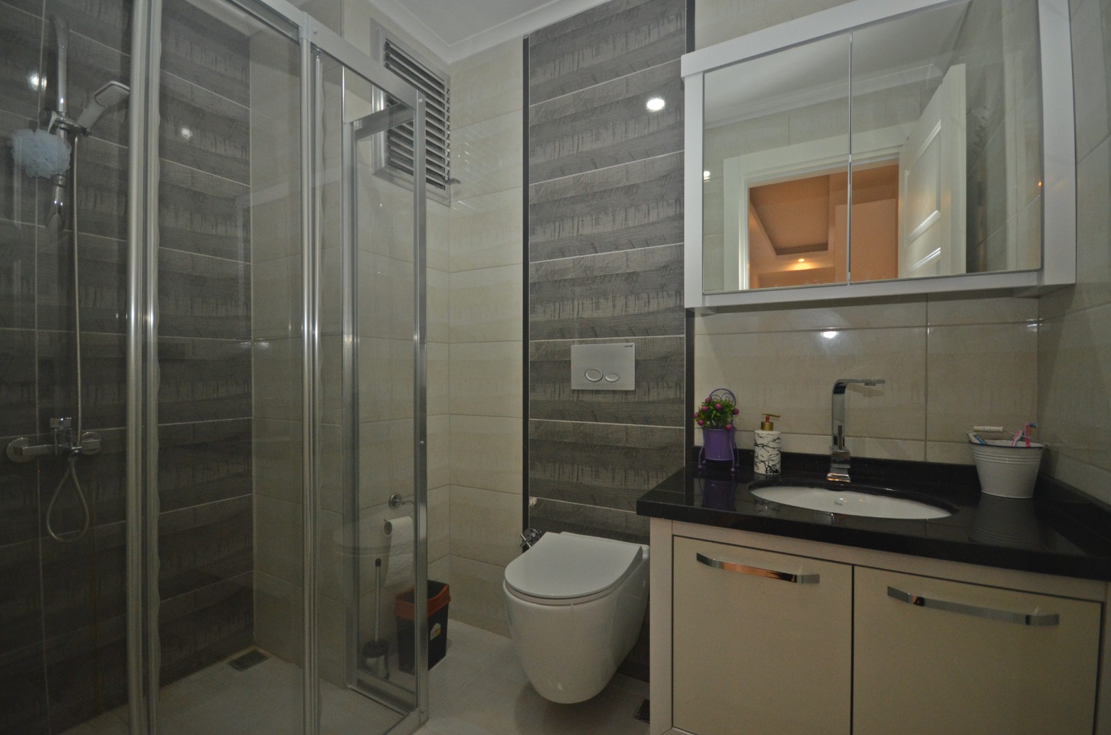 Две квартиры 2+1 в элитном новом комплексе в Махмутларе, 100 м2. фото 10