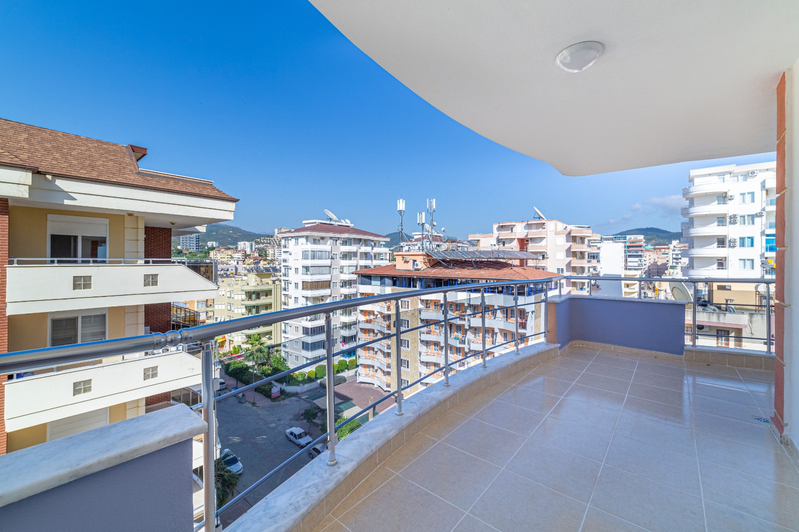 Трехкомнатная квартира с новой мебелью и боковым видом на море на ул.Барбаросса , 115м2 фото 9