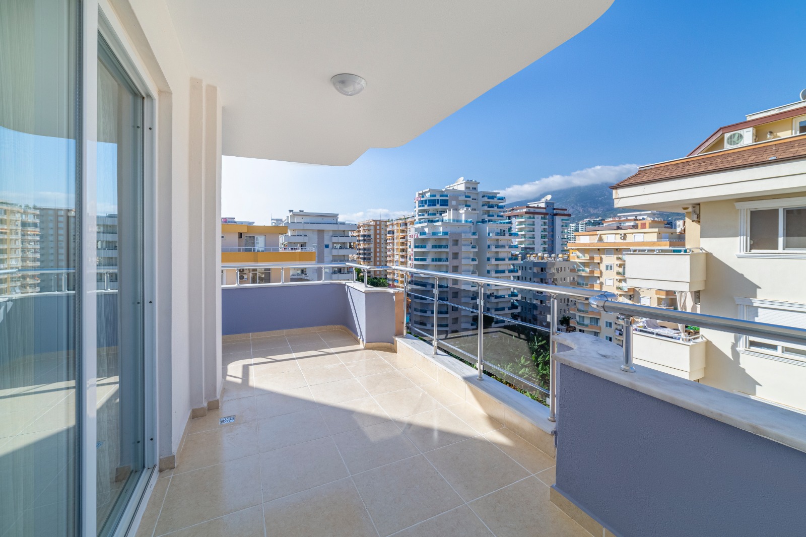 Трехкомнатная квартира с новой мебелью и боковым видом на море на ул.Барбаросса , 115м2 фото 13