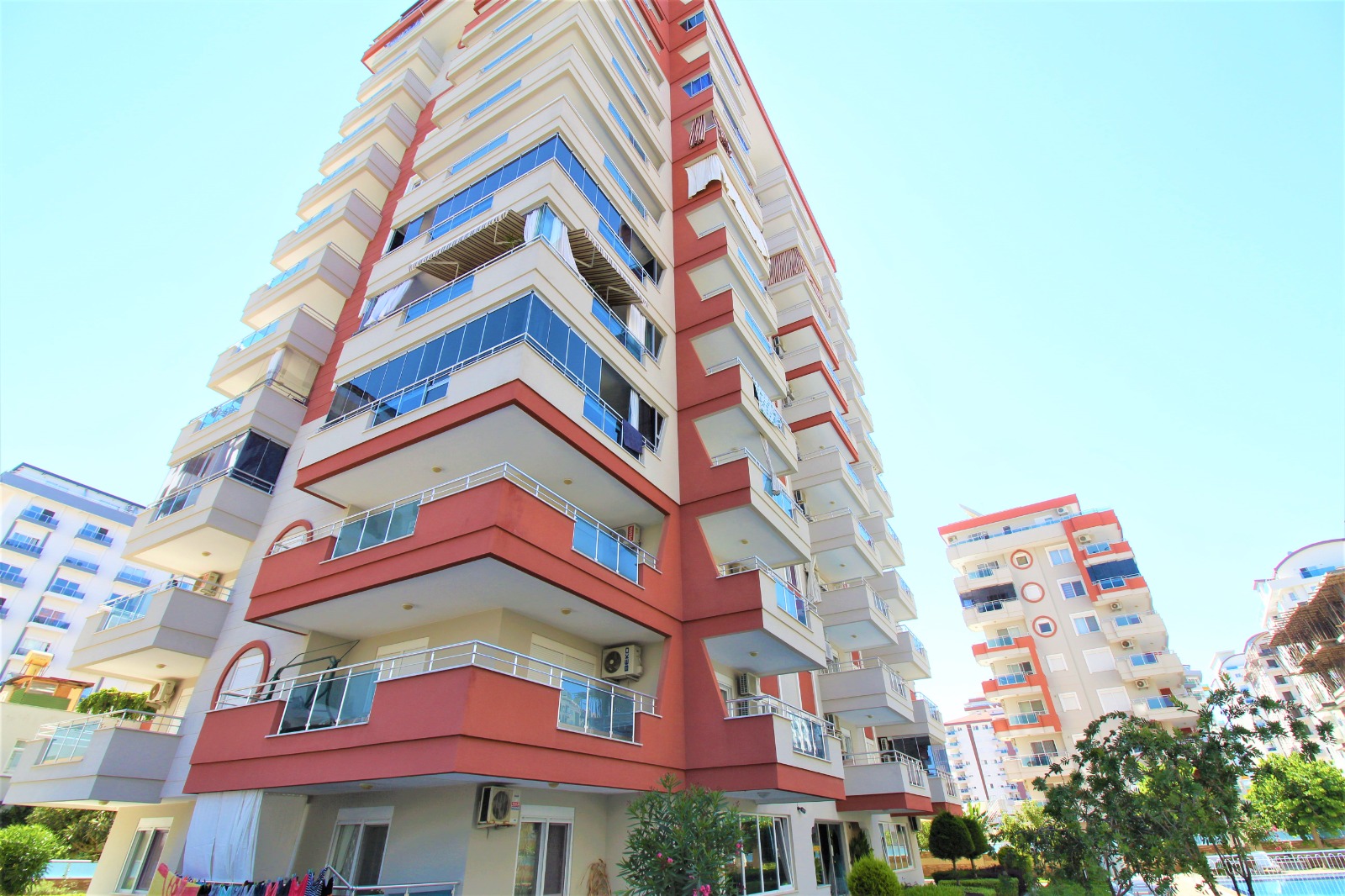 Квартира 1+1 с мебелью в 600 метрах от моря в Махмутларе, 70 м2. фото 2