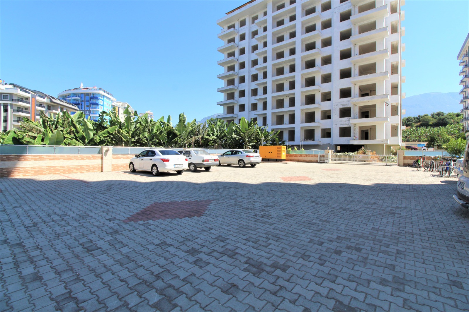 Квартира 1+1 с мебелью в 600 метрах от моря в Махмутларе, 70 м2. фото 4