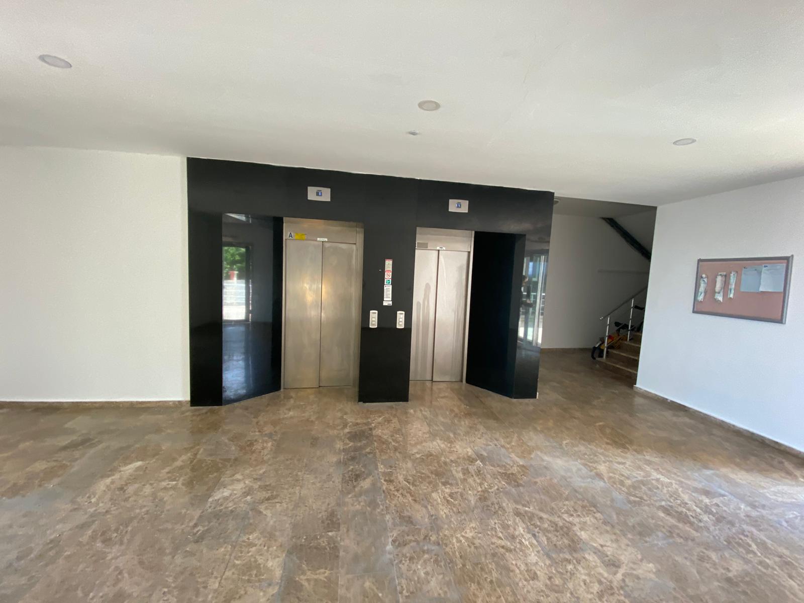 Квартира 1+1 с новой мебелью и боковыми видами на море и горы, в Махмутларе. 65кв.м. фото 13