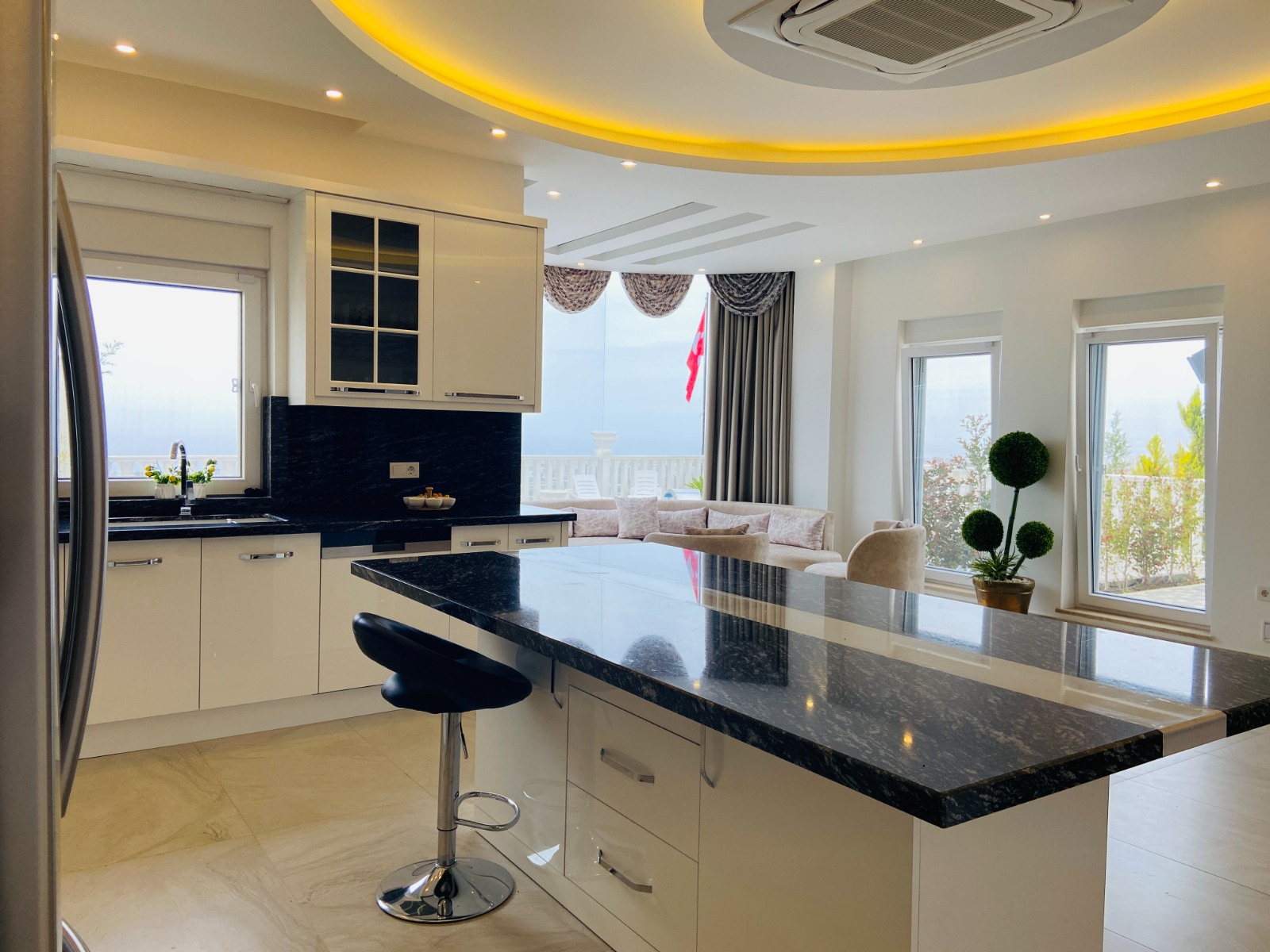 Вилла 3+1, с двумя террасами и видом на море в Каргыджаке, 250 кв.м. фото 10