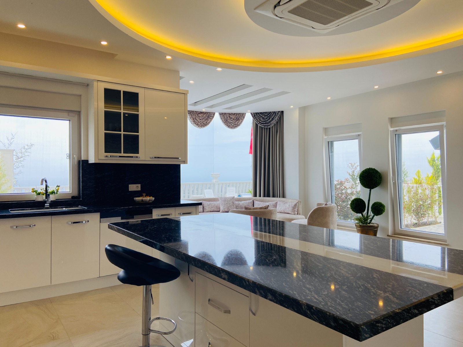 Вилла 3+1, с двумя террасами и видом на море в Каргыджаке, 250 кв.м. фото 11