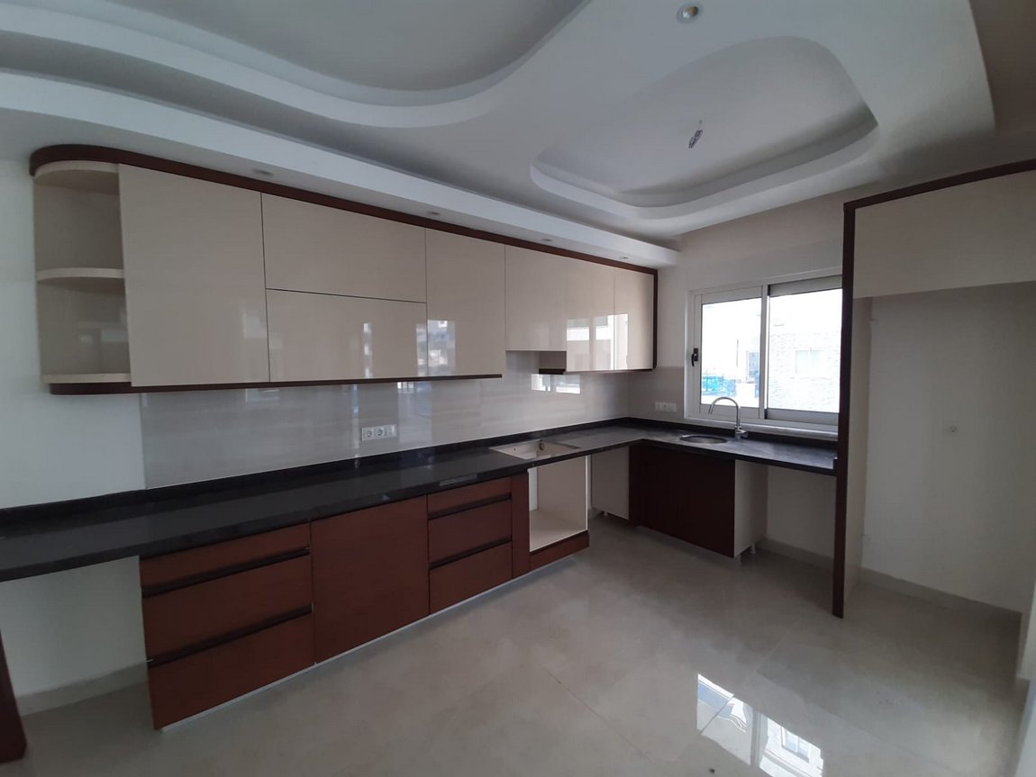 Шикарная квартира 2+1 в комплексе премиум класса возле моря в Махмутларе. 120 кв.м. фото 3