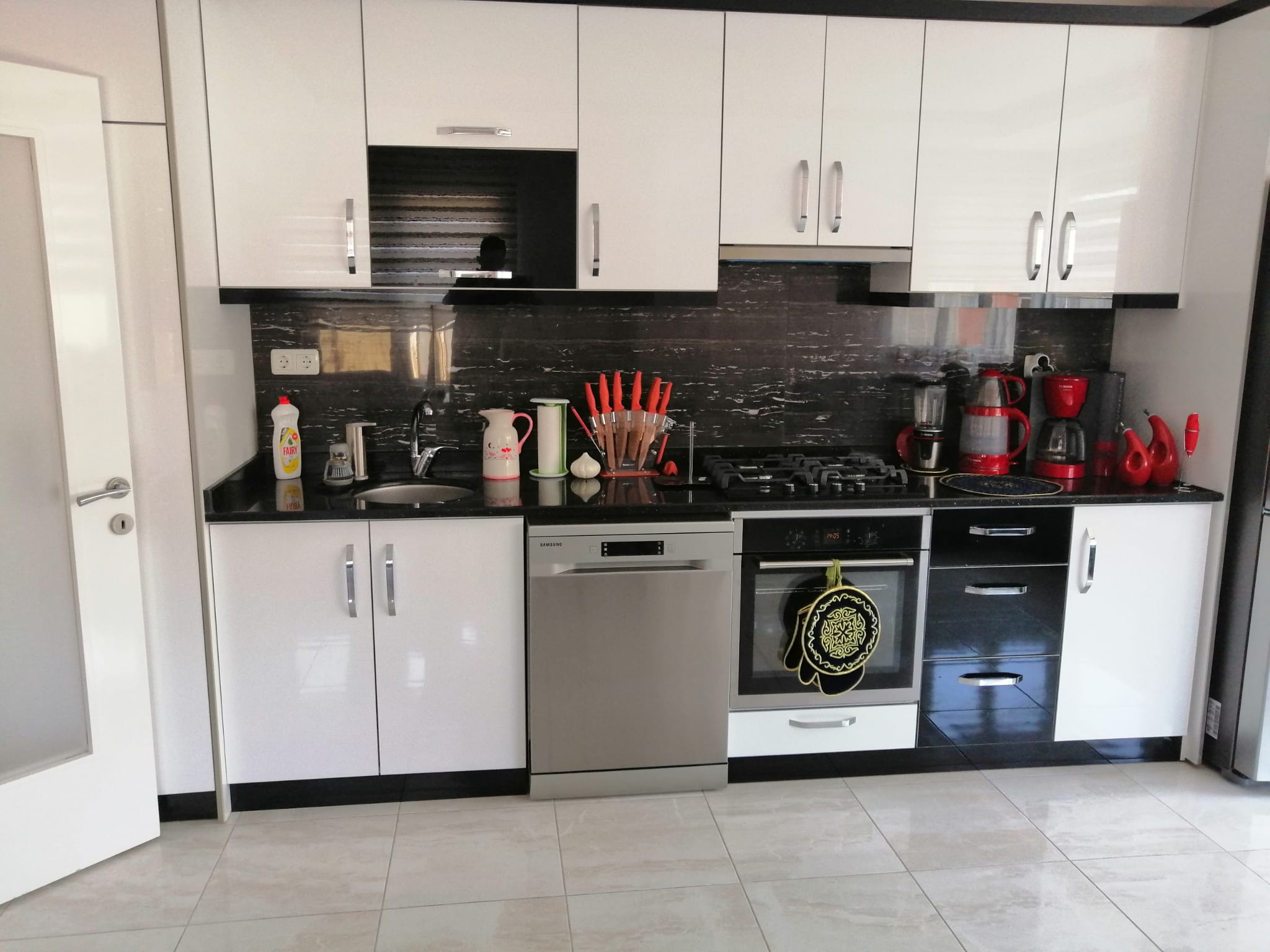 Двухуровневая квартира 3+1 с мебелью в районе пляжа Клеопатры, 130 м2. Центр. фото 6