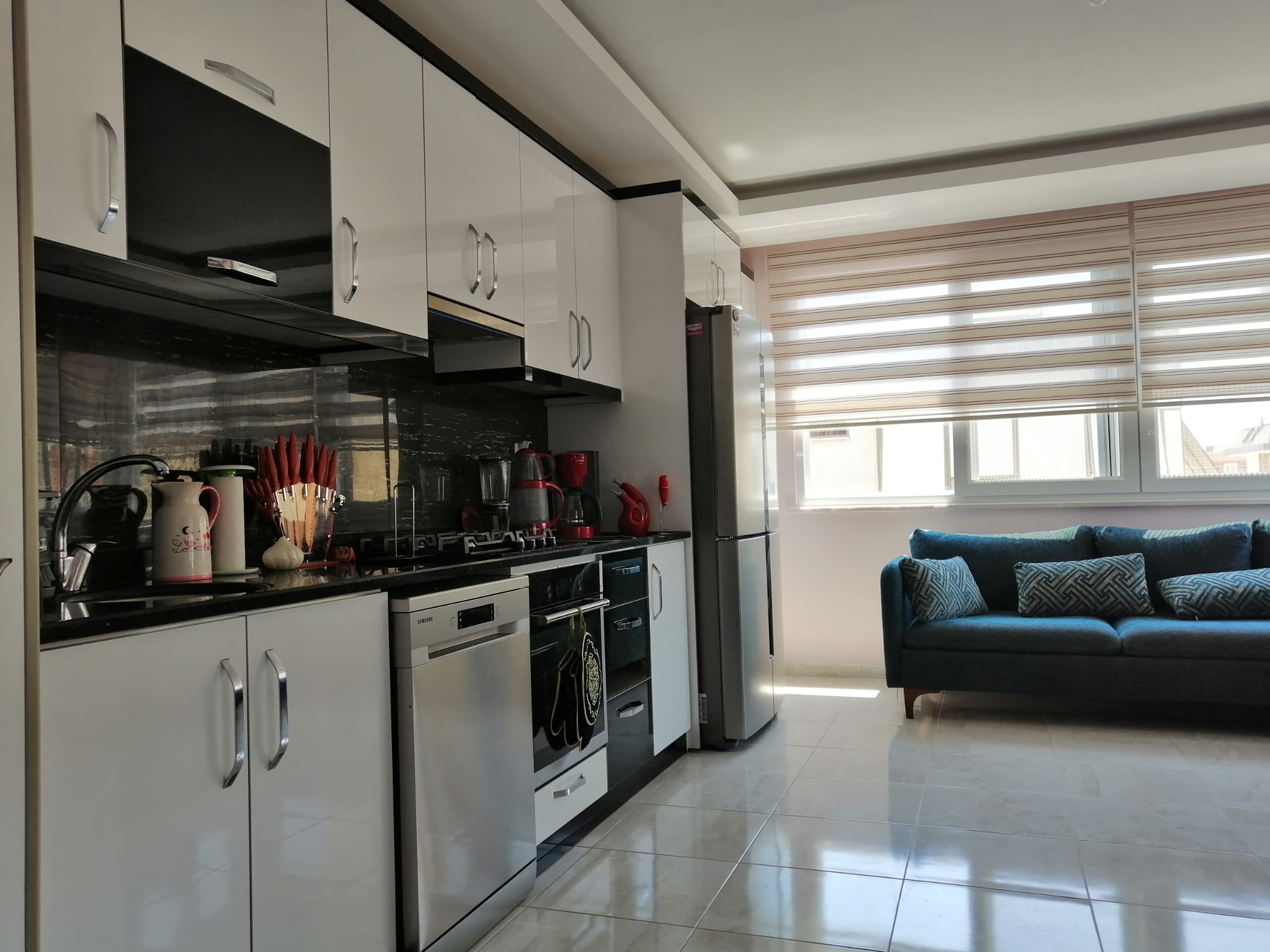 Двухуровневая квартира 3+1 с мебелью в районе пляжа Клеопатры, 130 м2. Центр. фото 7