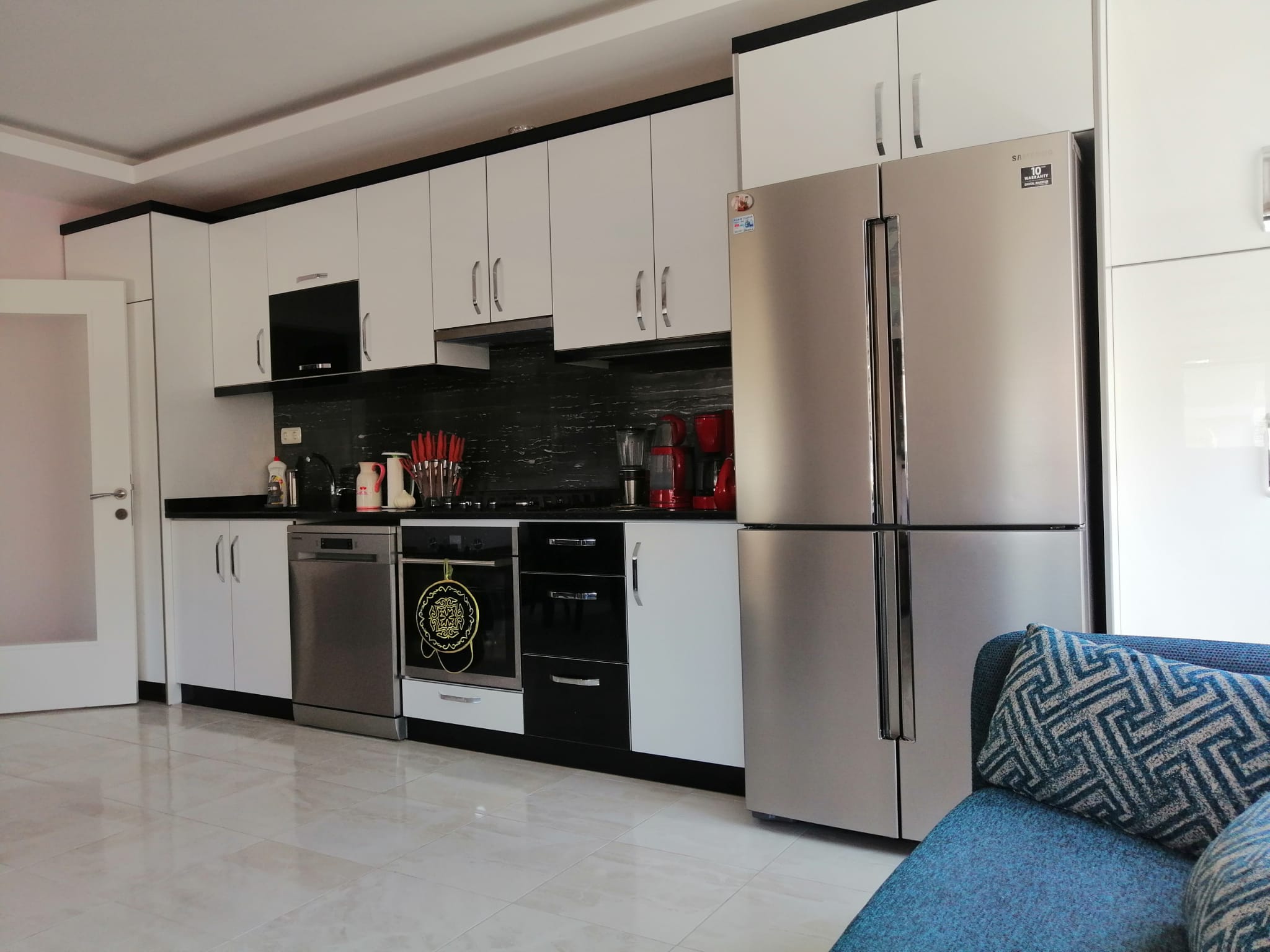 Двухуровневая квартира 3+1 с мебелью в районе пляжа Клеопатры, 130 м2. Центр. фото 9