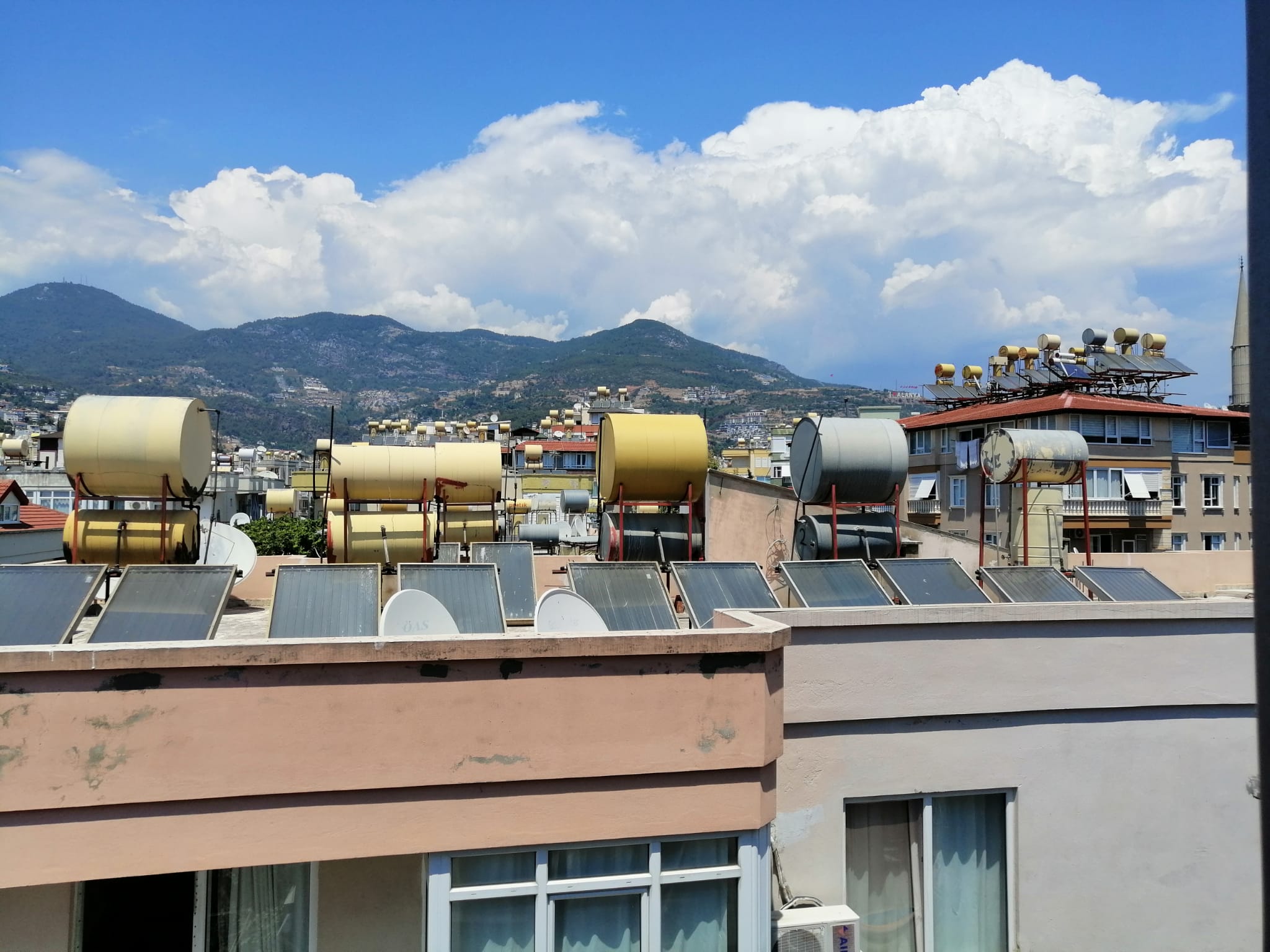 Двухуровневая квартира 3+1 с мебелью в районе пляжа Клеопатры, 130 м2. Центр. фото 25