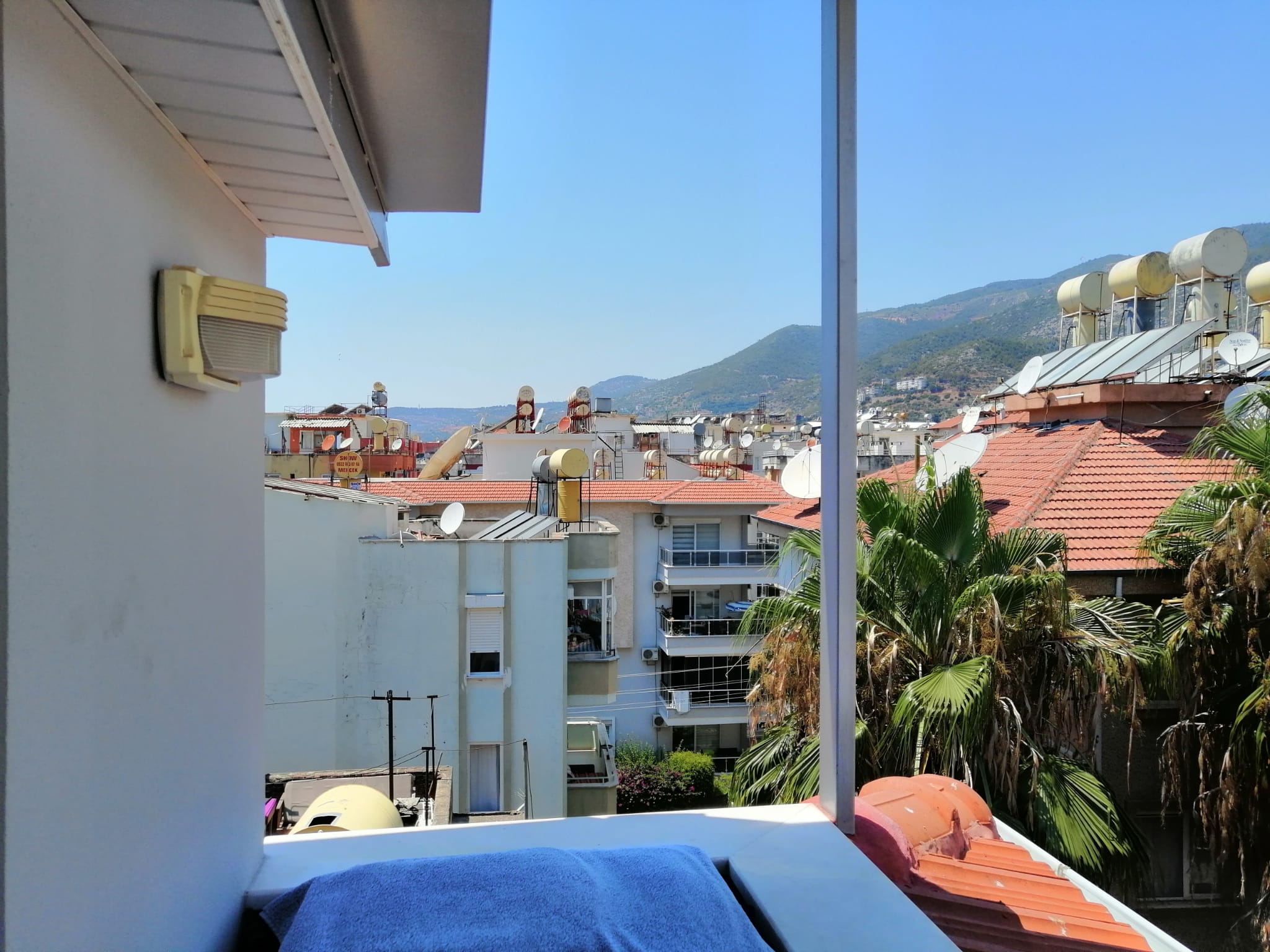 Двухуровневая квартира 3+1 с мебелью в районе пляжа Клеопатры, 130 м2. Центр. фото 30