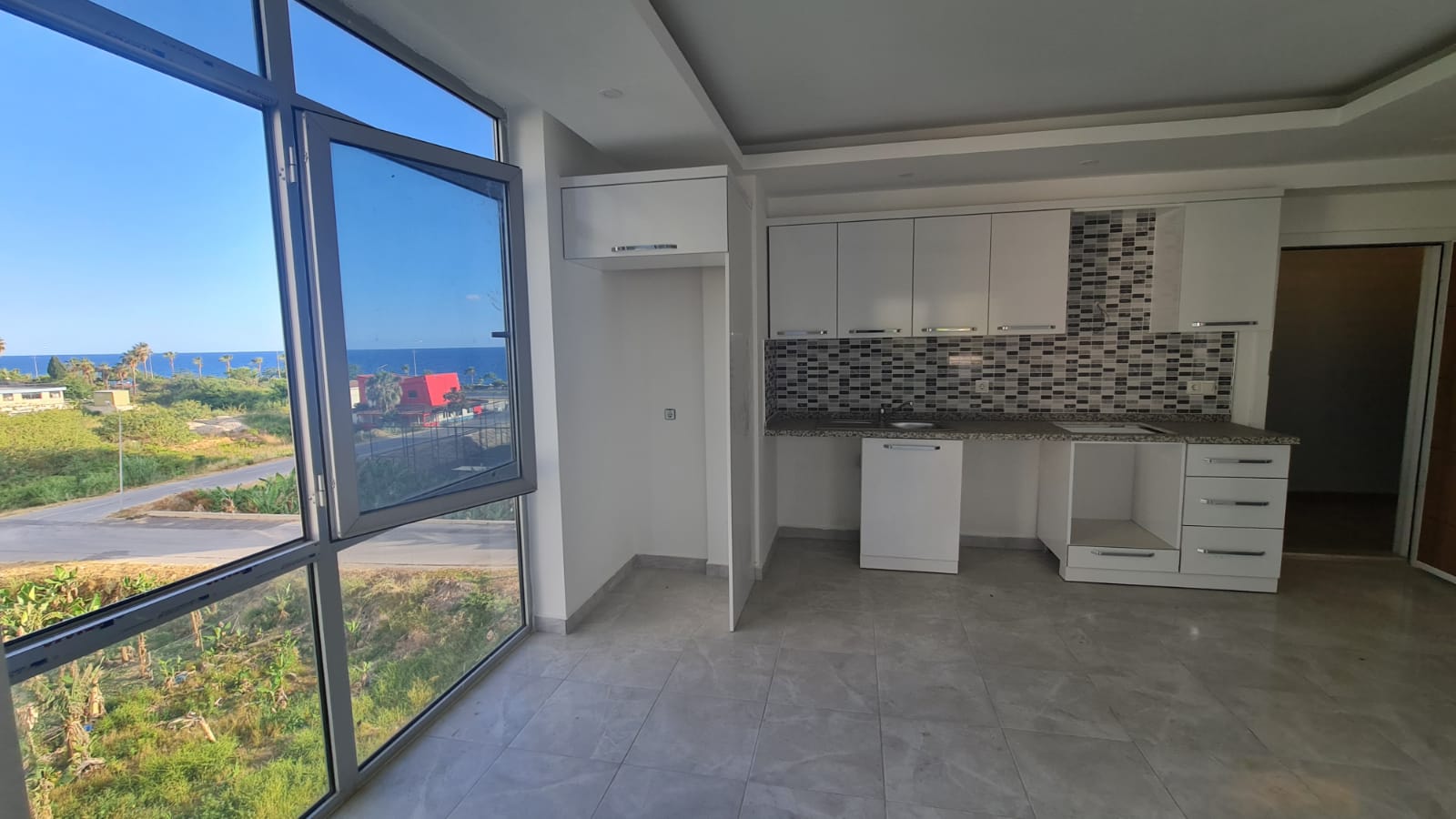 Квартира 1+1 в новом доме у моря в Кестеле, 55 м2. фото 5