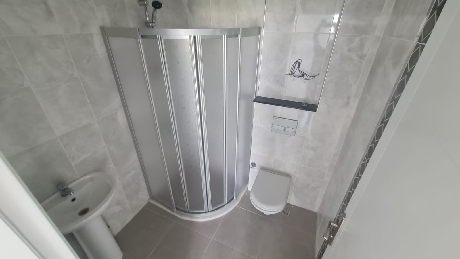 Квартира 1+1 в новом доме у моря в Кестеле, 55 м2. фото 11