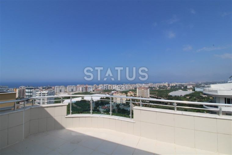 Просторный дуплекс 4+1 с видом на море и горы в Махмутларе, 380 м2. фото 1