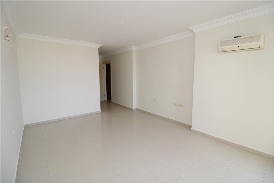 Spacious 4+1 duplex with sea and mountain views in Mahmutlar, 380 m2. фото 15