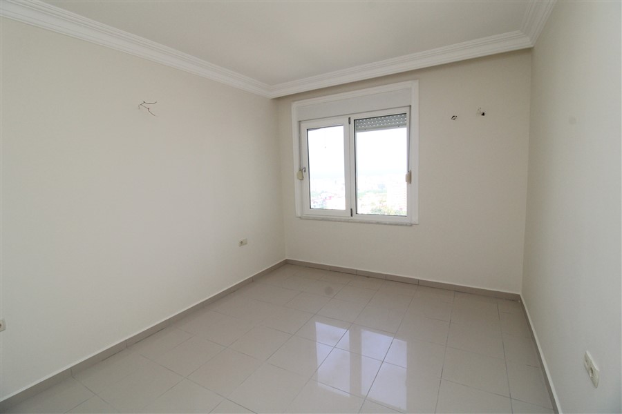 Spacious 4+1 duplex with sea and mountain views in Mahmutlar, 380 m2. фото 16