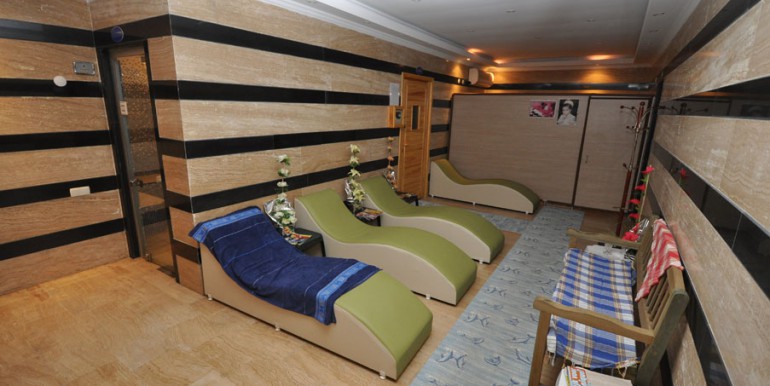 Spacious 4+1 duplex with sea and mountain views in Mahmutlar, 380 m2. фото 24