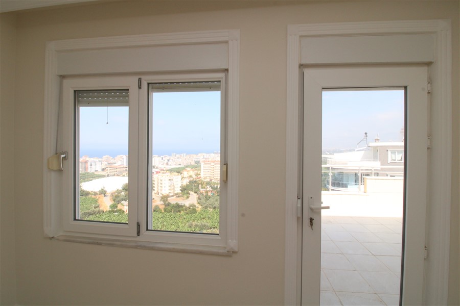 Spacious 4+1 duplex with sea and mountain views in Mahmutlar, 380 m2. фото 38