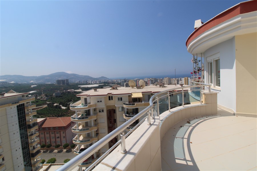 Spacious 4+1 duplex with sea and mountain views in Mahmutlar, 380 m2. фото 39