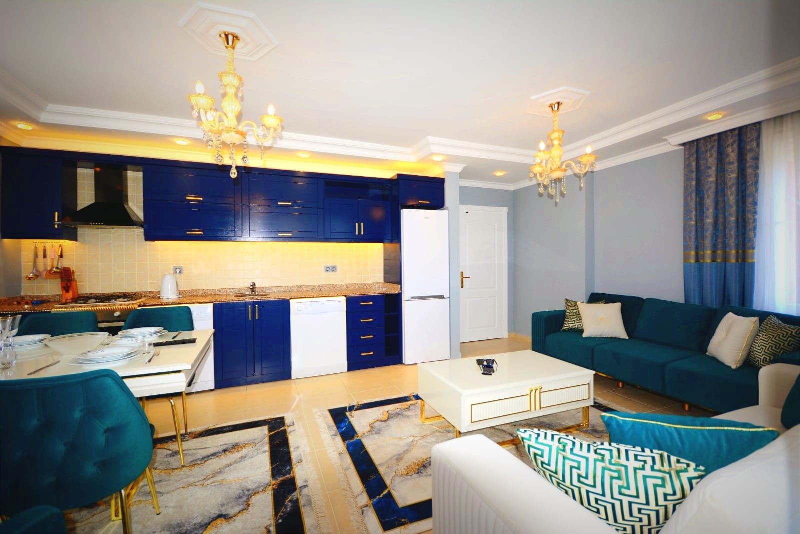 Трехкомнатная квартира с новой мебелью в 250метрах от моря, 120м2 фото 3