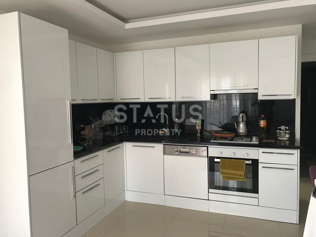 Уютная меблированная двухкомнатная квартира в центре города, 75 м2. фото 6