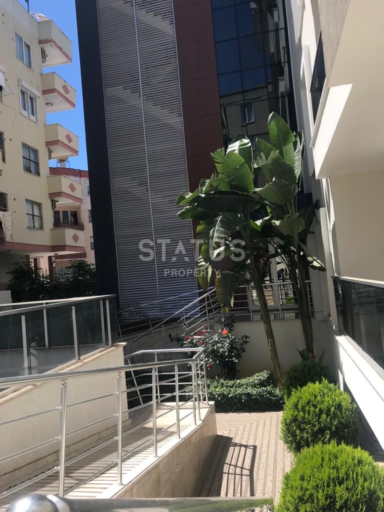 Уютная меблированная двухкомнатная квартира в центре города, 75 м2. фото 13