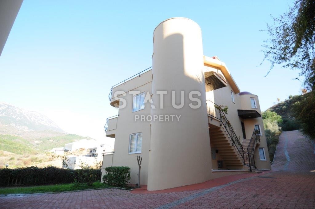 Penthouse with wonderful mountain views in a grand project of the Mediterranean coast фото 4