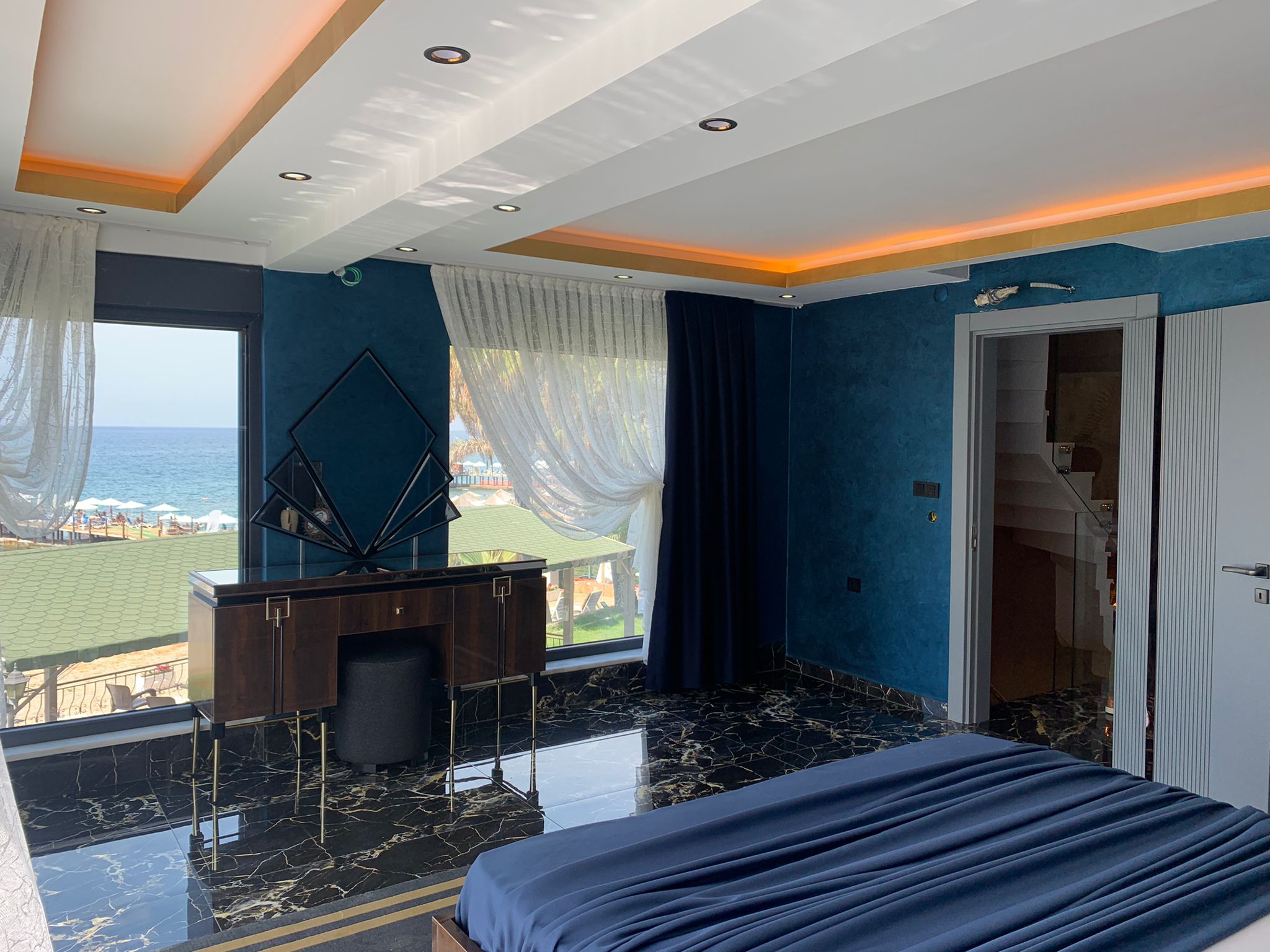 Шикарная вилла на берегу моря в районе Конаклы! 230 м2 фото 11