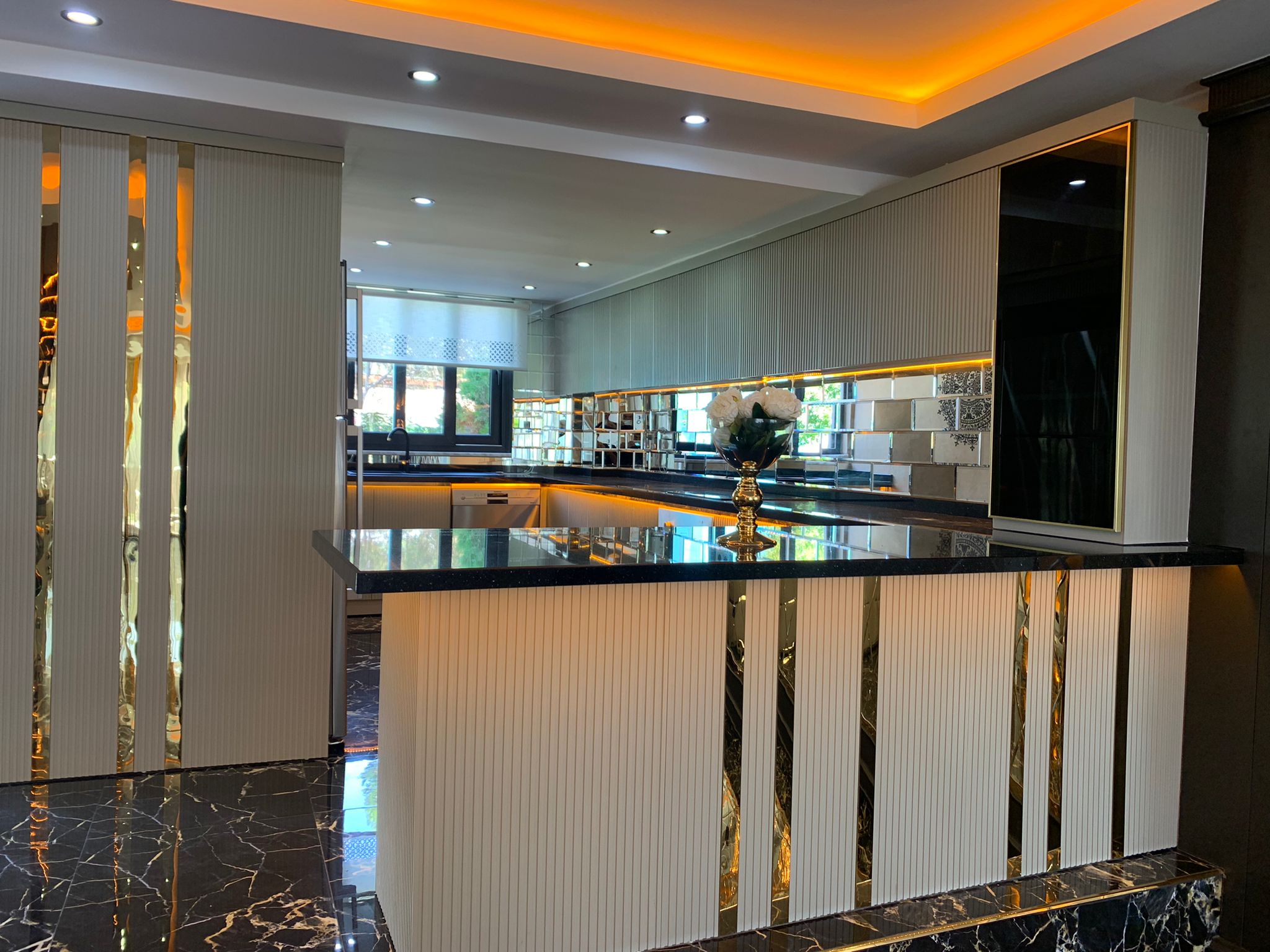 Шикарная вилла на берегу моря в районе Конаклы! 230 м2 фото 14