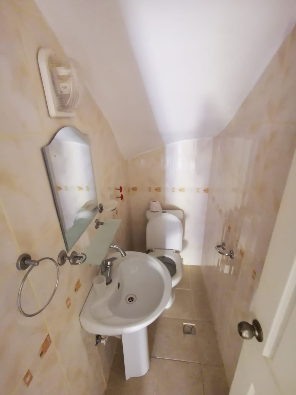 Просторная четырехкомнатная квартира в районе пятничного рынка в Махмутларе, 200м.кв фото 13