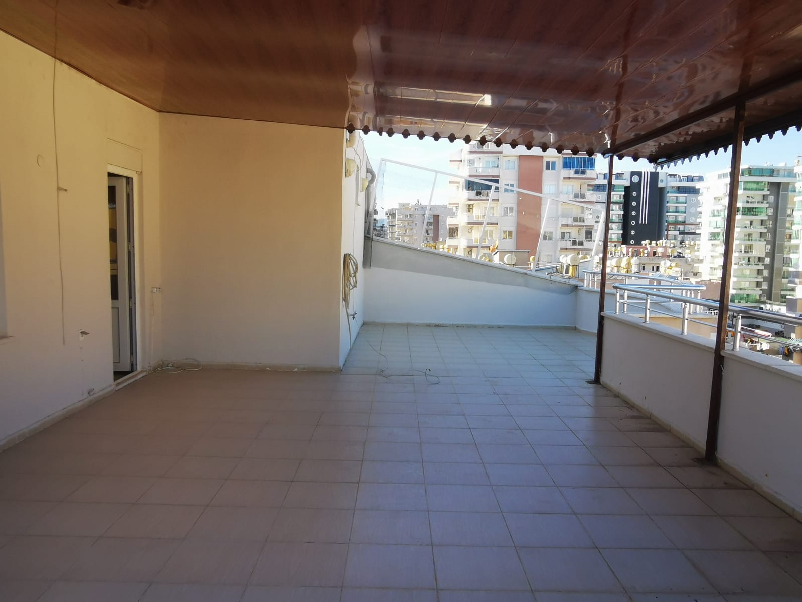 Просторная четырехкомнатная квартира в районе пятничного рынка в Махмутларе, 200м.кв фото 15