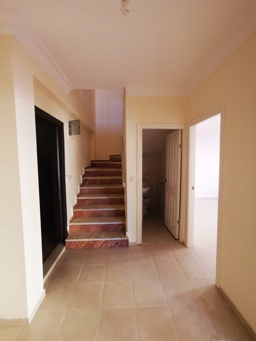 Просторная четырехкомнатная квартира в районе пятничного рынка в Махмутларе, 200м.кв фото 17