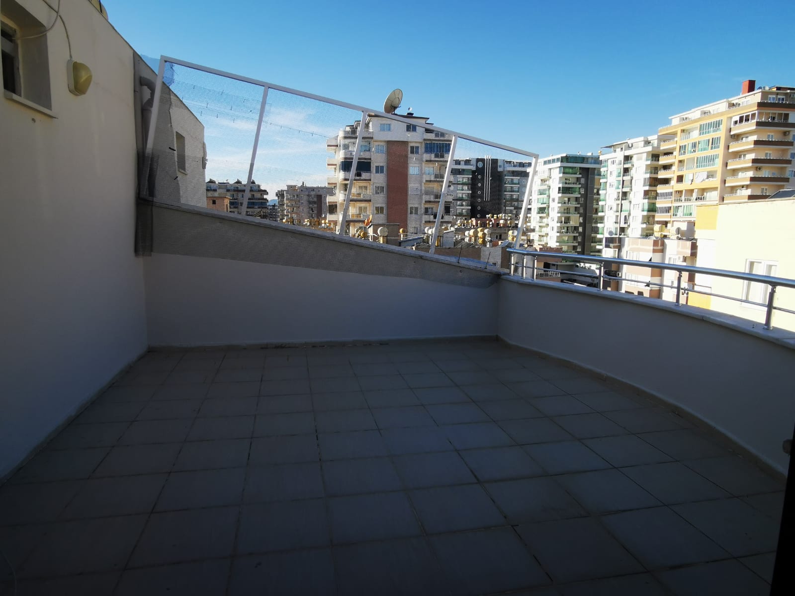 Просторная четырехкомнатная квартира в районе пятничного рынка в Махмутларе, 200м.кв фото 18