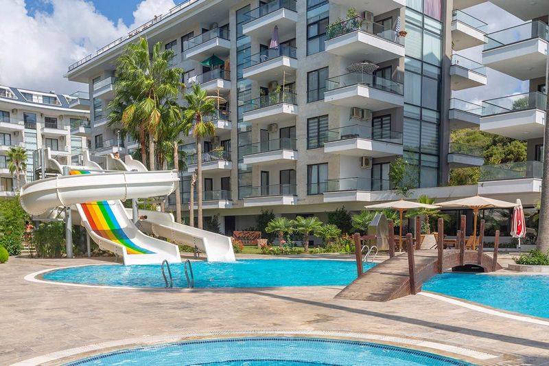 Просторные апартаменты 1+1 в одном их лучших комплексах Кестеля, 70 м2. фото 1