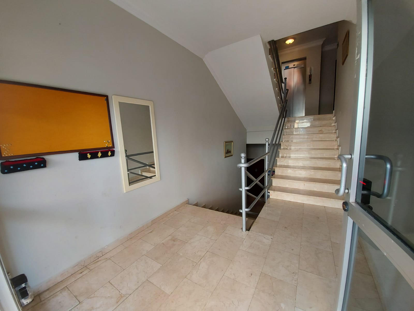 Spacious apartment 2+1 near the center of Alanya, in Cikcilli, 127 m2. фото 8