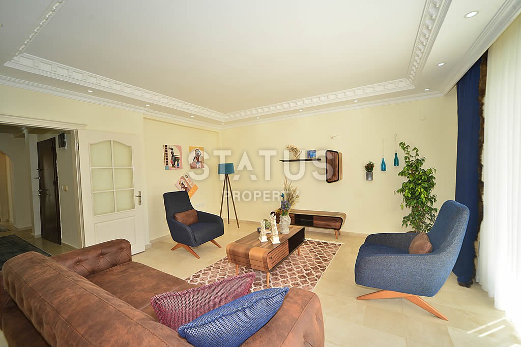 Трехкомнатная квартира с стильной мебелью по разумной цене 120 кв.м. фото 17