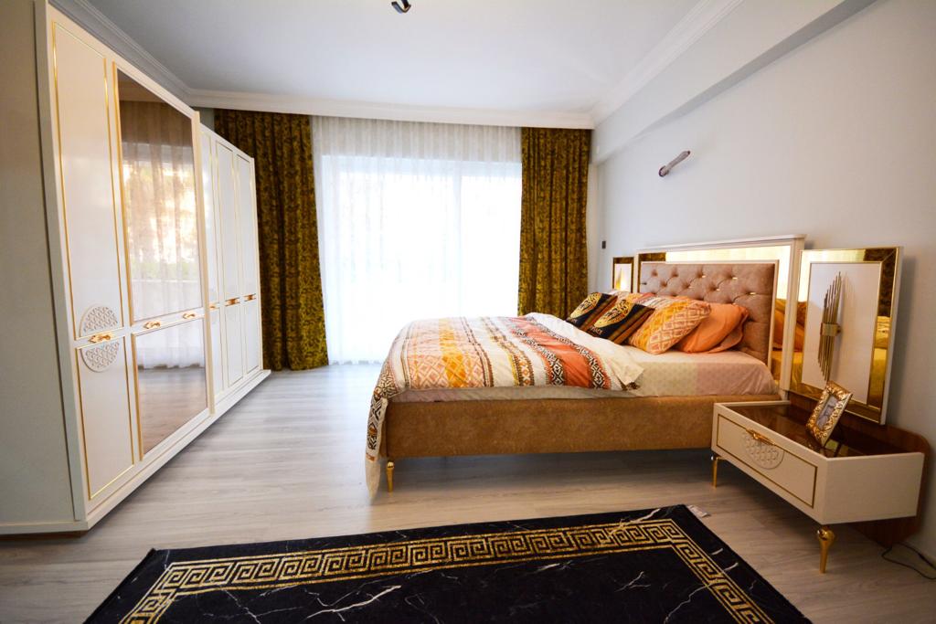 Furnished apartment 2+1 by the sea in the center of Mahmutlar, 130 m2. фото 10