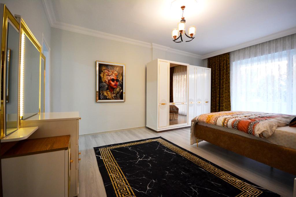 Furnished apartment 2+1 by the sea in the center of Mahmutlar, 130 m2. фото 13