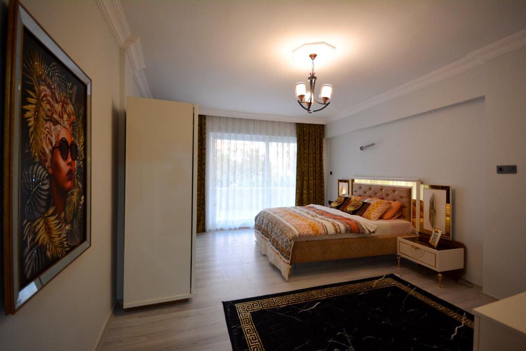 Furnished apartment 2+1 by the sea in the center of Mahmutlar, 130 m2. фото 15