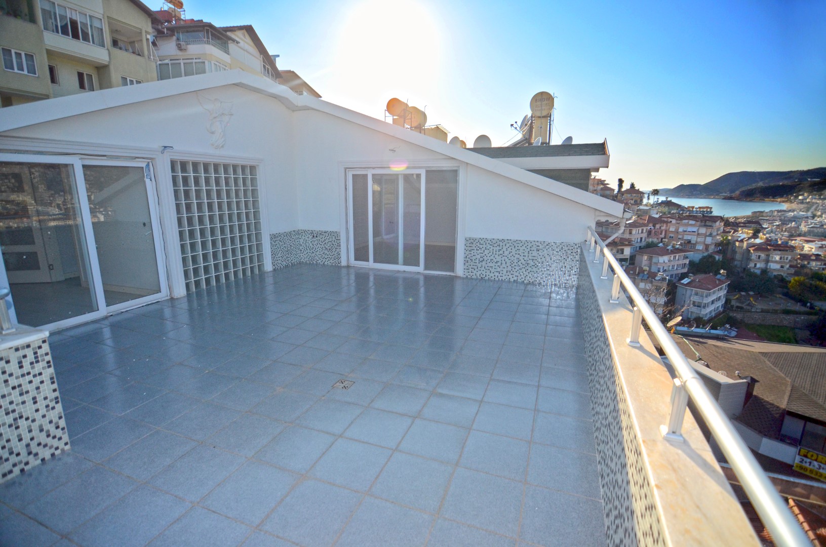 Penthouse 4+1 on the historic peninsula 240 m2. Center, Alanya. фото 3