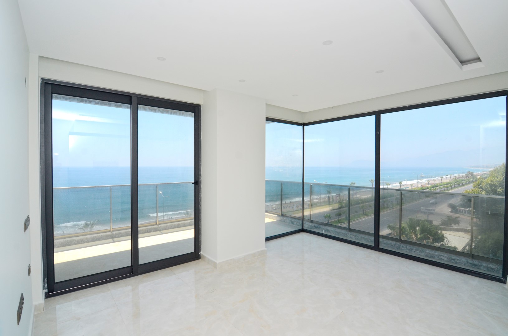 Apartments 2+1 on the first coastline in Mahmutlar! 95 sq. m. фото 3