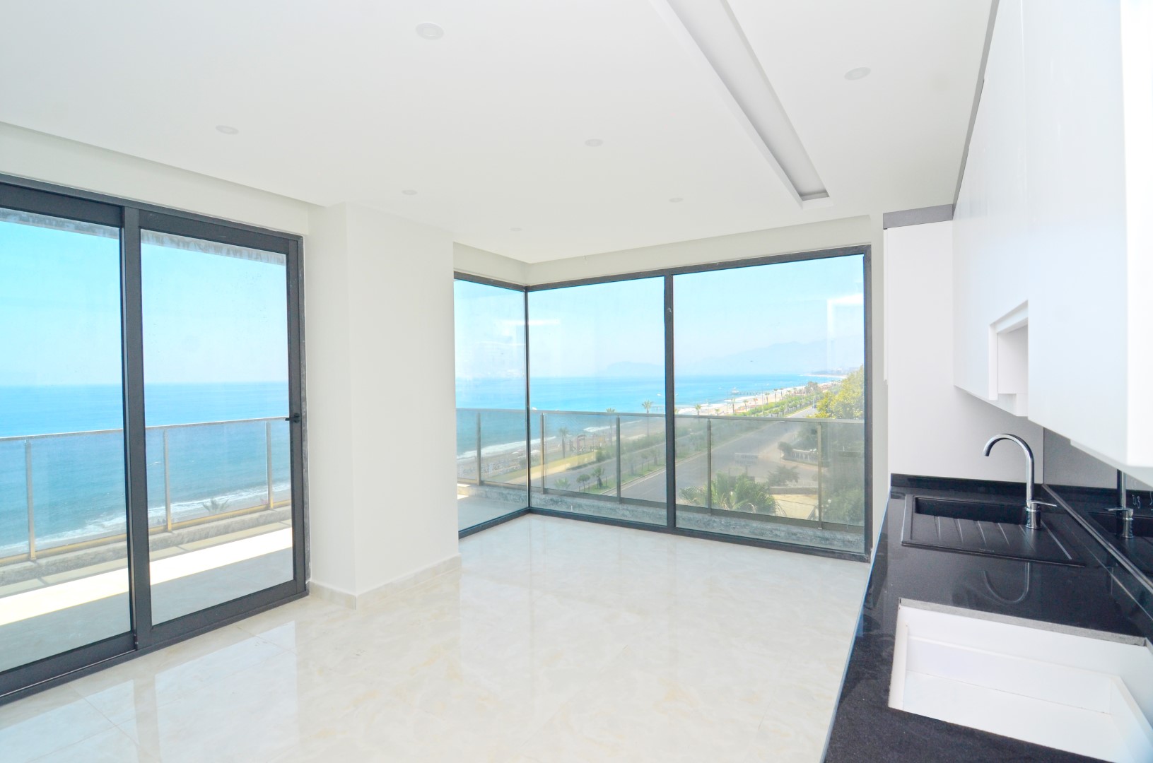 Apartments 2+1 on the first coastline in Mahmutlar! 95 sq. m. фото 6