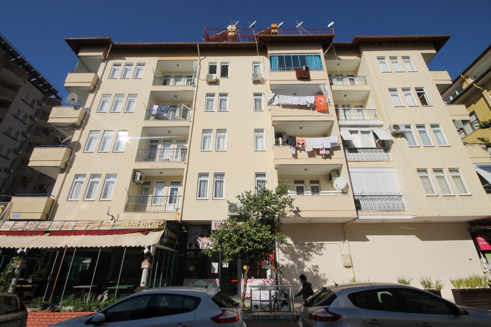 Крупнометражная квартира 1+1 в центре Алании, 70 м2. фото 1