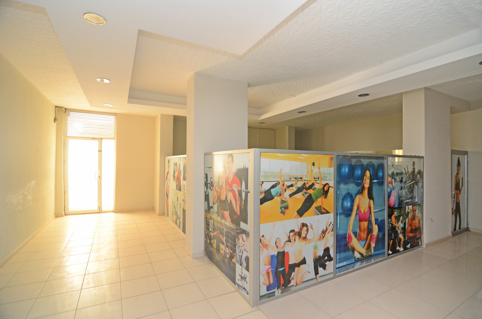 Квартира 2+1 и пентхаус 4+1 с видом на море и крепость в Махмутларе. фото 3