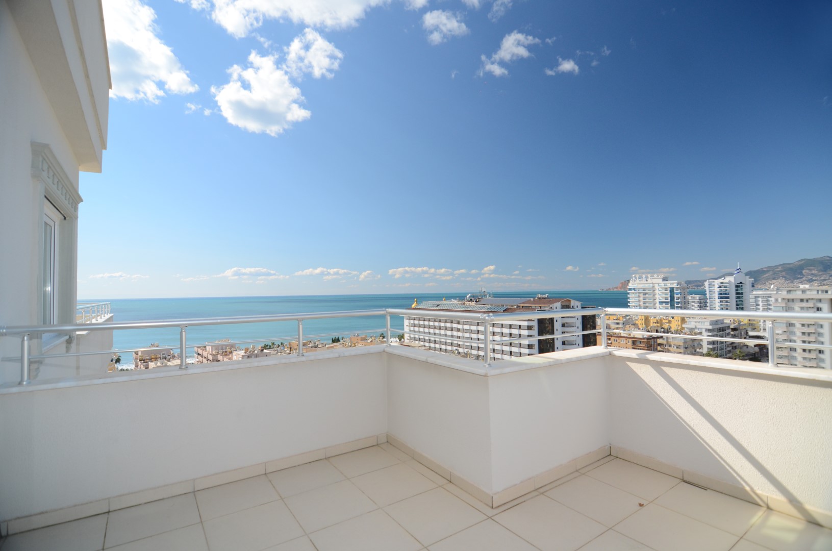 Квартира 2+1 и пентхаус 4+1 с видом на море и крепость в Махмутларе. фото 27