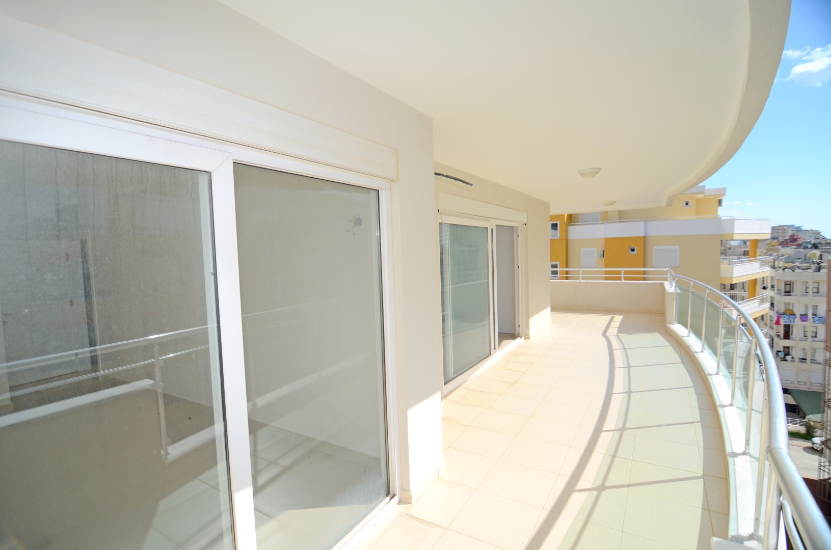 Квартира 2+1 и пентхаус 4+1 с видом на море и крепость в Махмутларе. фото 36