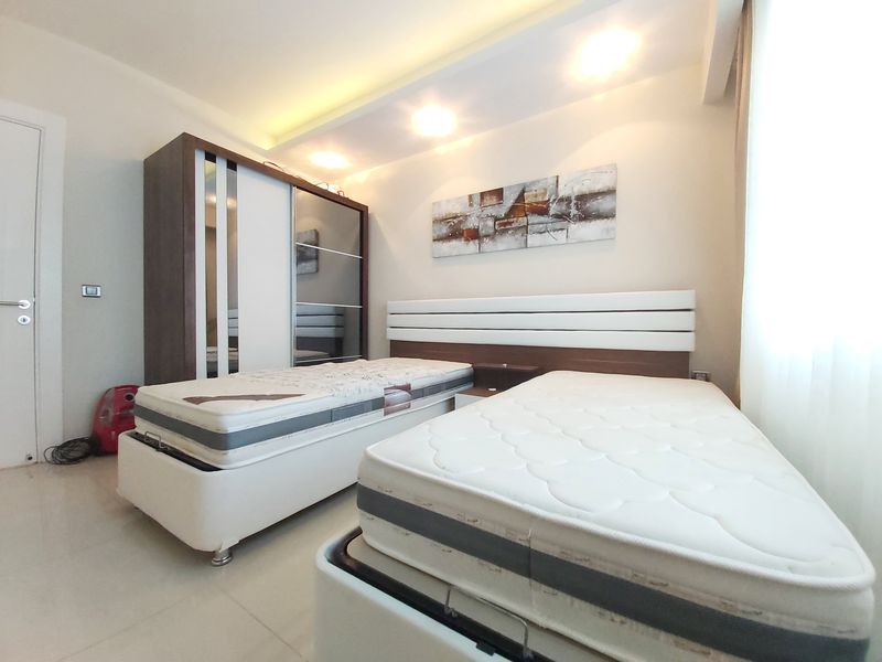 Three-room apartment with furniture in a luxury complex, 110 m2 фото 27