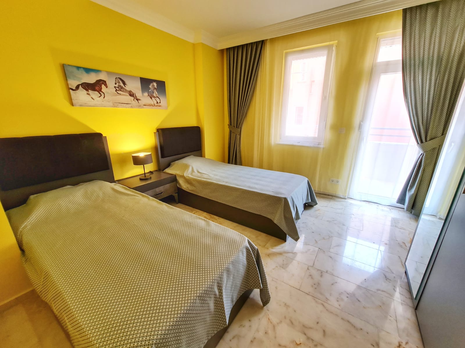 Крупнометражная квартира 2+1 с дизайнерским ремонтом недалеко от моря в Махмутларе, 135 м2. фото 6